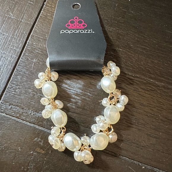 Paparazzi Pearl bracelet - Picture 1 of 1